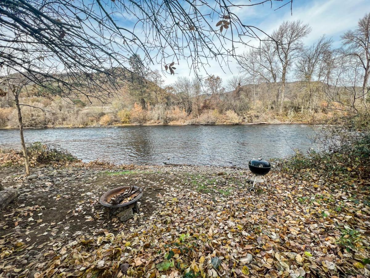 Waterfront River * Rogue River